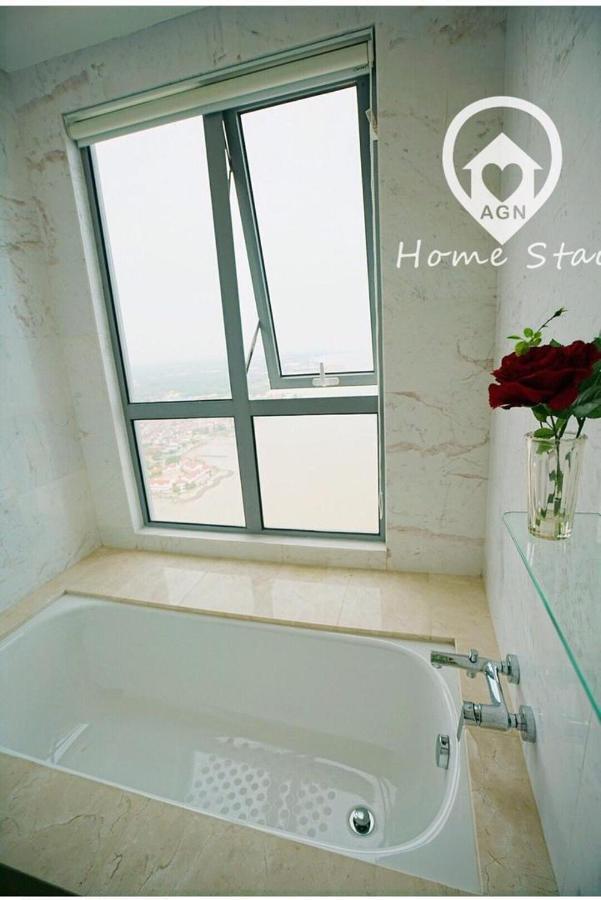 Amazing Seaview @ Silverscape Apartment *